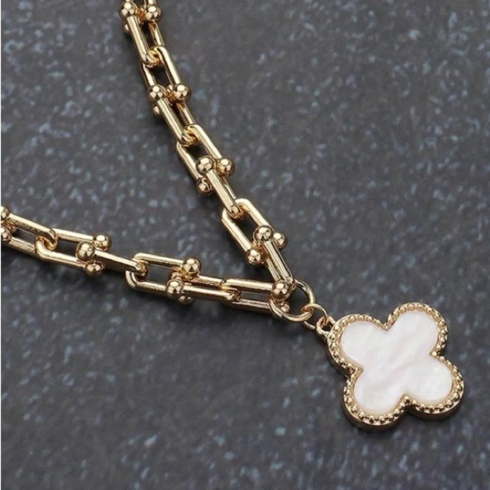 Clover Hardware Necklace - G- WH (7206) - Picture 4 of 6